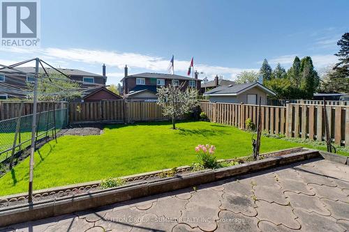 1571 Corkstone Glade, Mississauga, ON - Outdoor