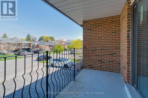 1571 Corkstone Glade, Mississauga, ON - Outdoor With Exterior