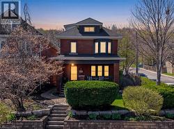 123 HILLCREST Avenue  Hamilton, ON L8P 2X1