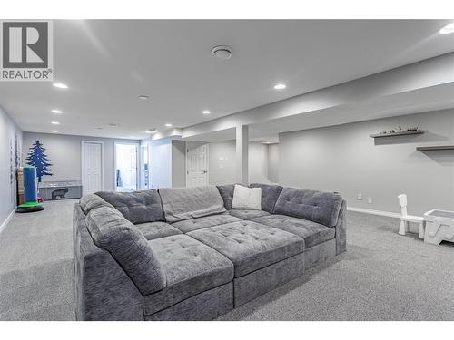 3350 Larkspur Court, Kelowna, BC - Indoor