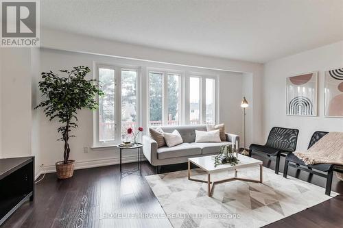 37 Banner Crescent, Ajax, ON - Indoor Photo Showing Living Room