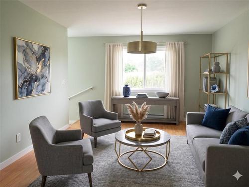393 Tweed Avenue, Winnipeg, MB - Indoor Photo Showing Living Room