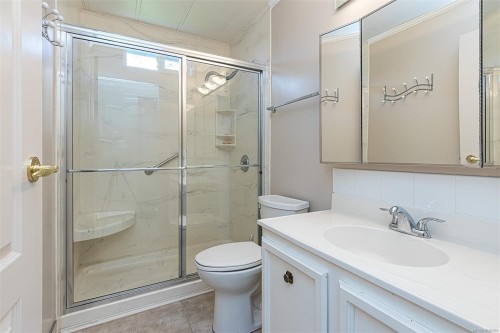2170 Summergate Blvd, Sidney, BC 