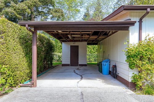 2170 Summergate Blvd, Sidney, BC 