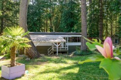 970 Carmen Cres Gabriola Island, BC V0R 1X2