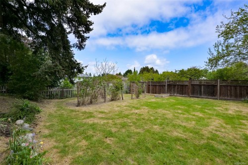 3746 Seaton St, Saanich, BC 