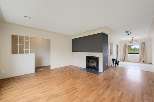 3746 Seaton St, Saanich, BC 