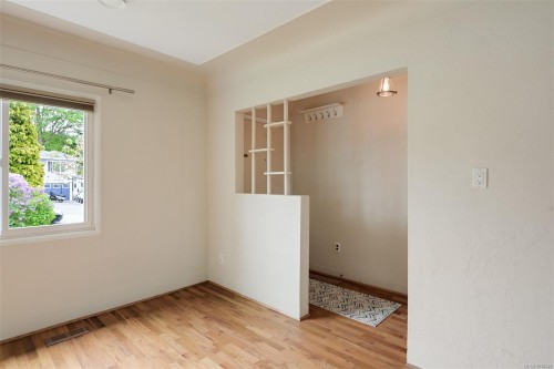 3746 Seaton St, Saanich, BC 