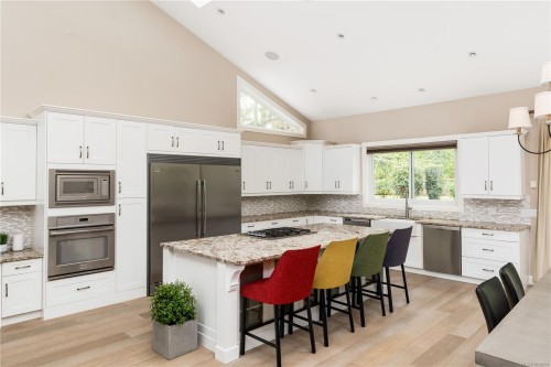 1896 Leyns Rd, Saanich, BC 
