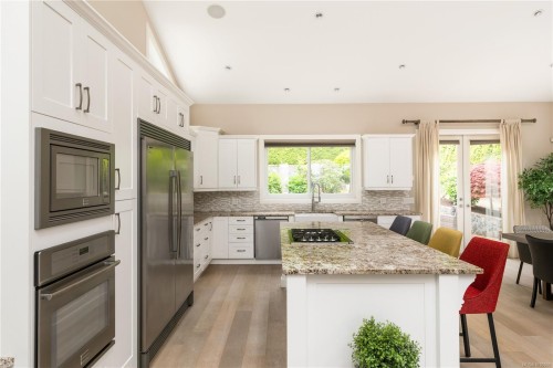 1896 Leyns Rd, Saanich, BC 