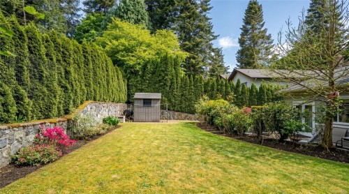 1896 Leyns Rd, Saanich, BC 