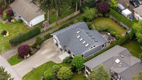 1896 Leyns Rd, Saanich, BC 