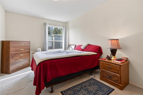 311-200 Back Rd, Courtenay, BC - Indoor Photo Showing Bedroom