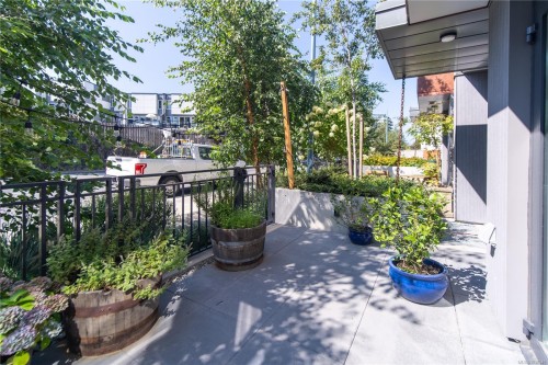 #108-369 Tyee Rd, Victoria, BC - Outdoor