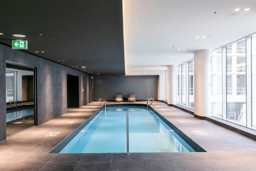Pool - 3313-1205 Place Phillips, Montréal (Ville-Marie), QC - Indoor Photo Showing Other Room With In Ground Pool