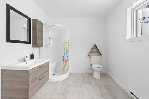 Salle de bains - 138 Rue De Calais, Shannon, QC - Indoor Photo Showing Bathroom