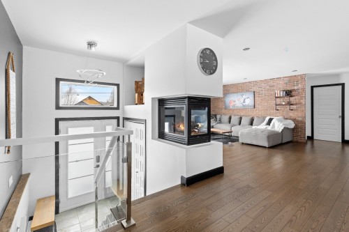 Hall d'entrée/Vestibule - 138 Rue De Calais, Shannon, QC - Indoor With Fireplace
