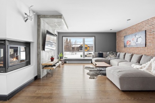 Salon - 138 Rue De Calais, Shannon, QC - Indoor Photo Showing Living Room
