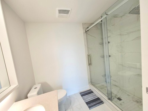 Salle de bains attenante à la CCP - 515-5905 Boul. Du Quartier, Brossard, QC 