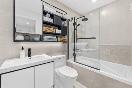 Bathroom - 656-288 Rue Richmond, Montréal (Le Sud-Ouest), QC - Indoor Photo Showing Bathroom