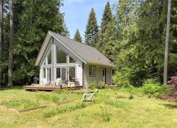 883 Mary Rd Gabriola Island, BC V0R 1X3