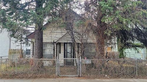 781 Valour Rd, Winnipeg, MB 