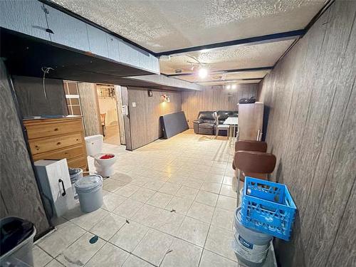 431 College Ave, Winnipeg, MB 