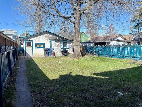 431 College Ave, Winnipeg, MB 
