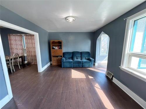 431 College Ave, Winnipeg, MB 