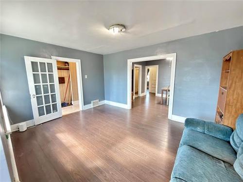431 College Ave, Winnipeg, MB 