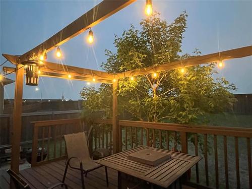 299 Oak Lawn Rd, Winnipeg, MB 