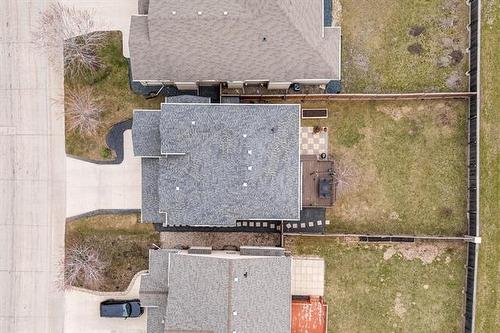 299 Oak Lawn Rd, Winnipeg, MB 