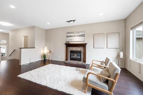 299 Oak Lawn Rd, Winnipeg, MB 