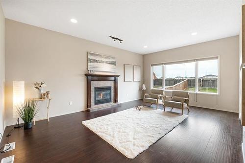 299 Oak Lawn Rd, Winnipeg, MB 