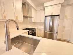 41 Pearen Lane Barrie, ON L9J 1A3