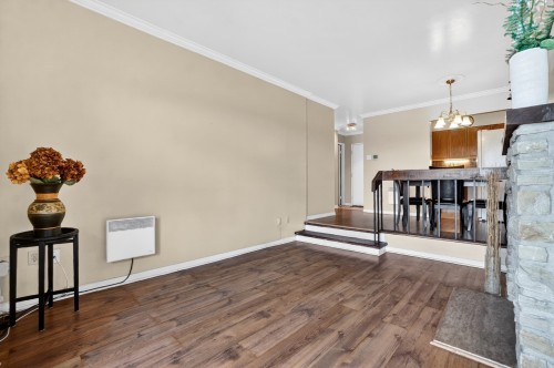 Salon - 607-1650 Av. Panama, Brossard, QC - Indoor Photo Showing Other Room