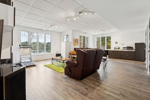 Salle familiale - 582 Ch. Du Lac-Beauclair, La Pêche, QC - Indoor