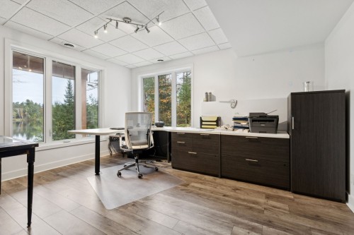 Salle familiale - 582 Ch. Du Lac-Beauclair, La Pêche, QC - Indoor Photo Showing Office