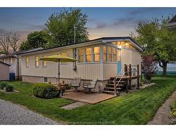 14270 CRYSTAL BEACH Road Stoney Point, ON N0R 1N0