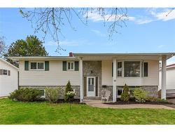 18 Brewster ST Riverview, NB E1B 3M8