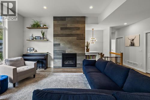 21 Forest Edge Drive, Kelowna, BC - Indoor Photo Showing Living Room With Fireplace