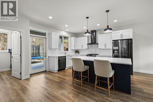 21 Forest Edge Drive, Kelowna, BC - Indoor Photo Showing Kitchen With Upgraded Kitchen