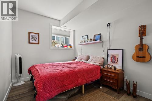 Suite Bedroom - 21 Forest Edge Drive, Kelowna, BC - Indoor Photo Showing Bedroom