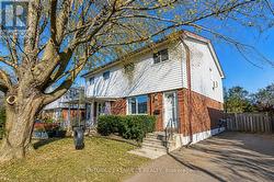 219 BARKLEY CRESCENT Oshawa, ON L1J 2E7