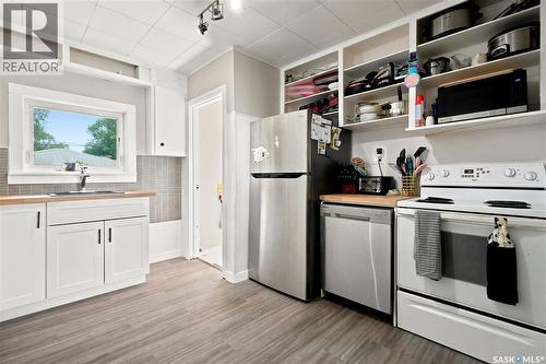 4805 7Th Avenue, Regina, SK - Indoor Photo Showing Kitchen