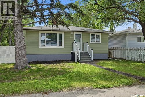 4805 7Th Avenue, Regina, SK - Outdoor