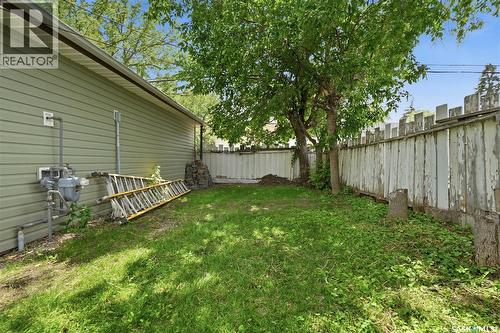 4805 7Th Avenue, Regina, SK - Outdoor