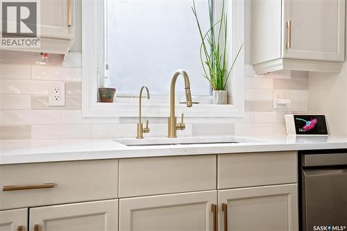 8607 Wascana Gardens Lane, Regina, SK - Indoor Photo Showing Kitchen
