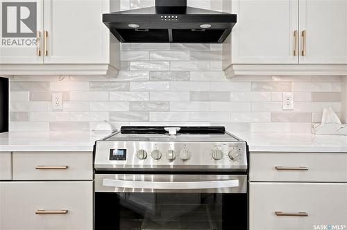 8607 Wascana Gardens Lane, Regina, SK - Indoor Photo Showing Kitchen With Upgraded Kitchen