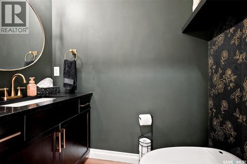 8607 Wascana Gardens Lane, Regina, SK - Indoor Photo Showing Bathroom